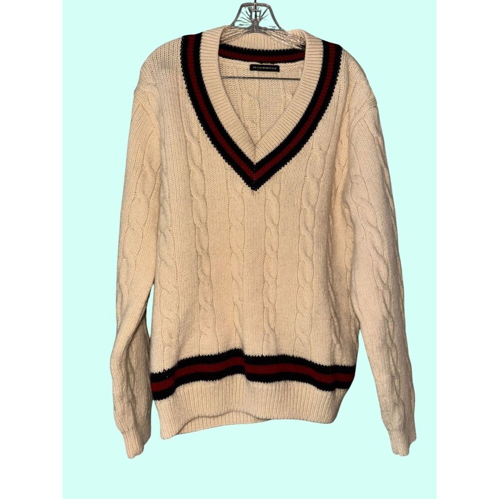 Medium Vintage-Style Brandy Melville Cream Cable Knit Sweater With Red & Blue St